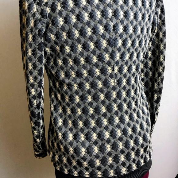 90’s : Guess Collection fitted and flattering - Picture 2 of 6